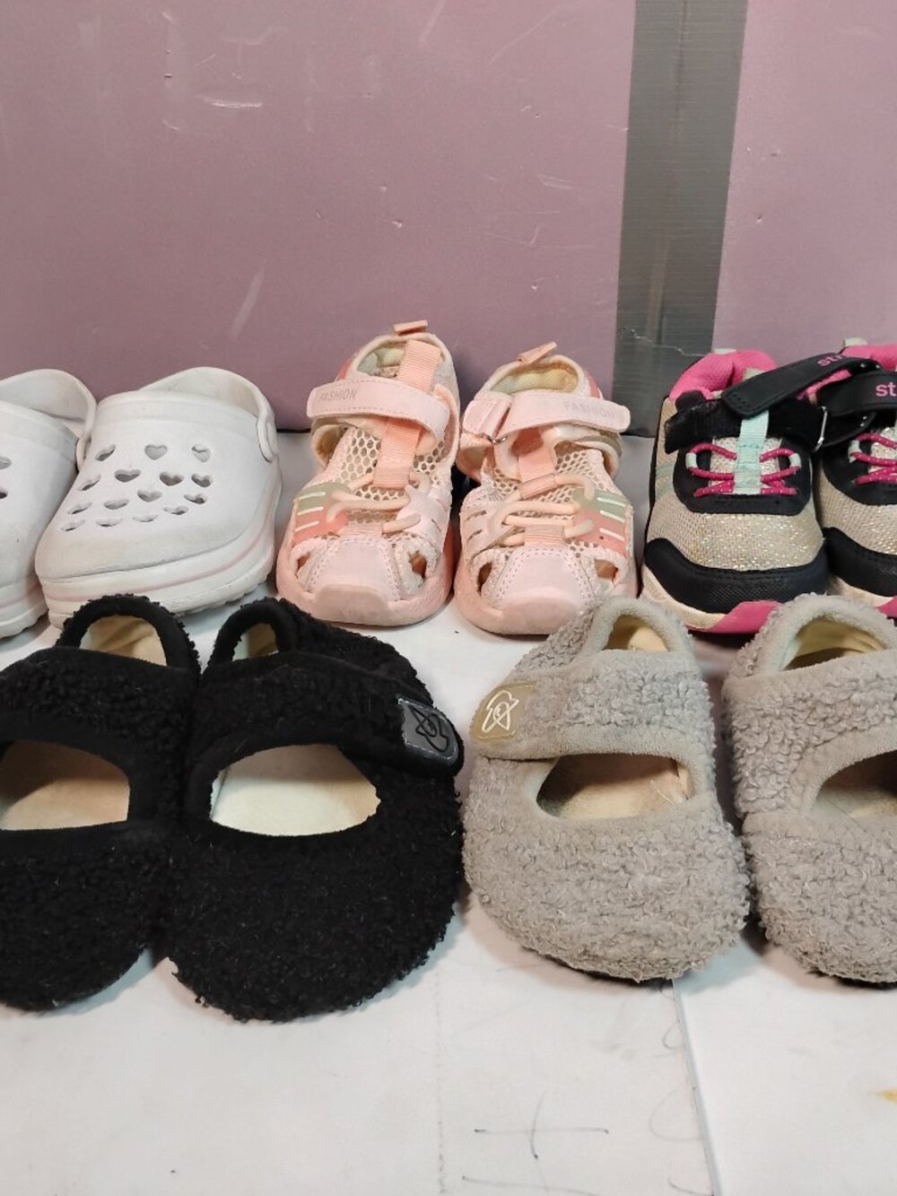 Toddler Girls Shoes Size 5 6 Lot Crocs Stride Rite Sandals Slippers 5 Pairs